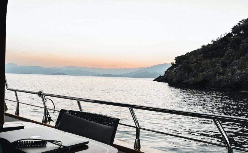 Master the Seas: How Online Sailing Courses are Making Waves